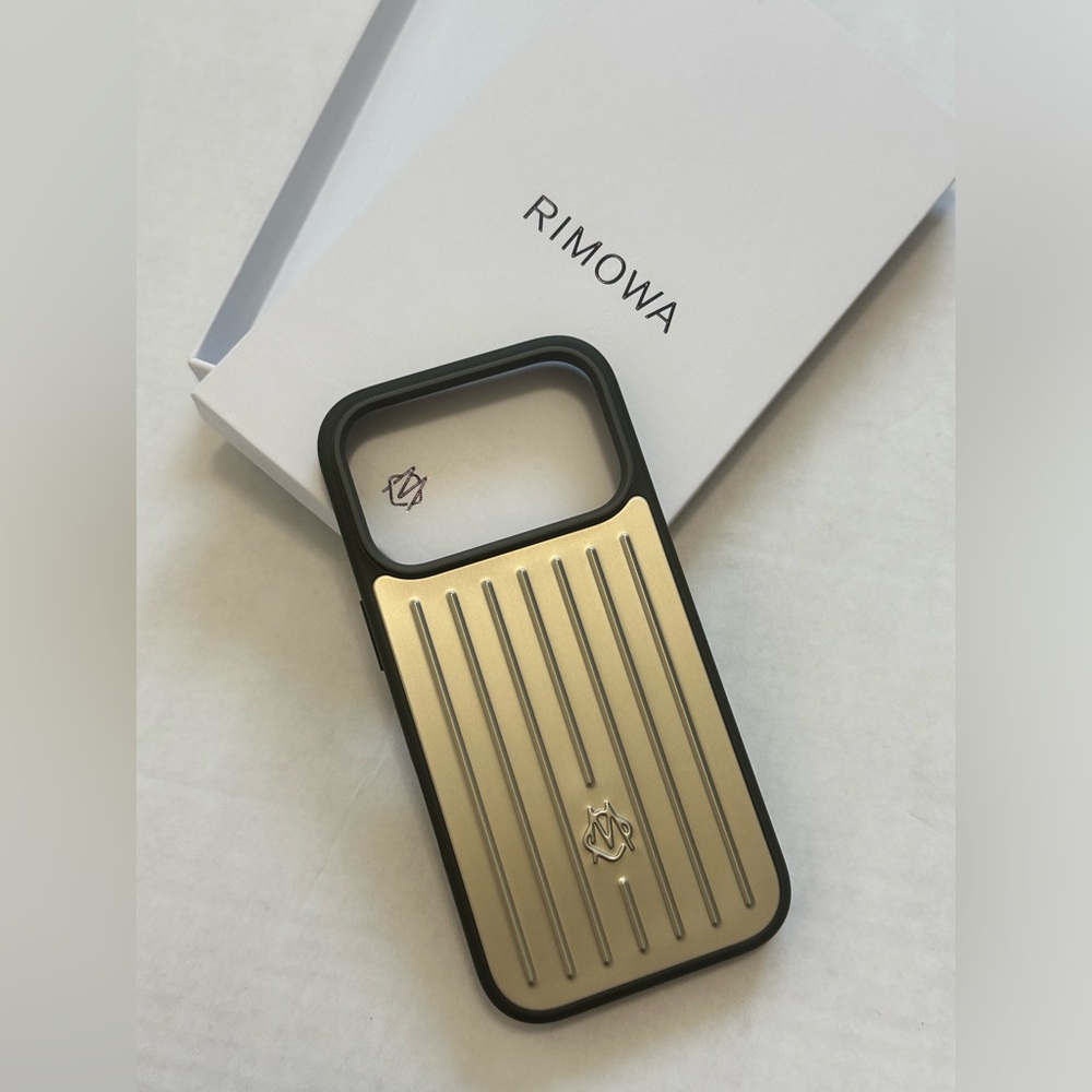 Rimowa Iphone Case Aluminum For Iphone 17 Pro TITANIUM - Picture 3 of 6